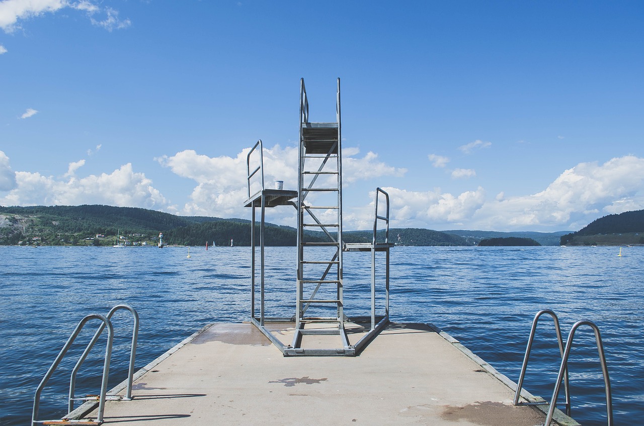 How to Build a Wooden Ladder: DIY Steps